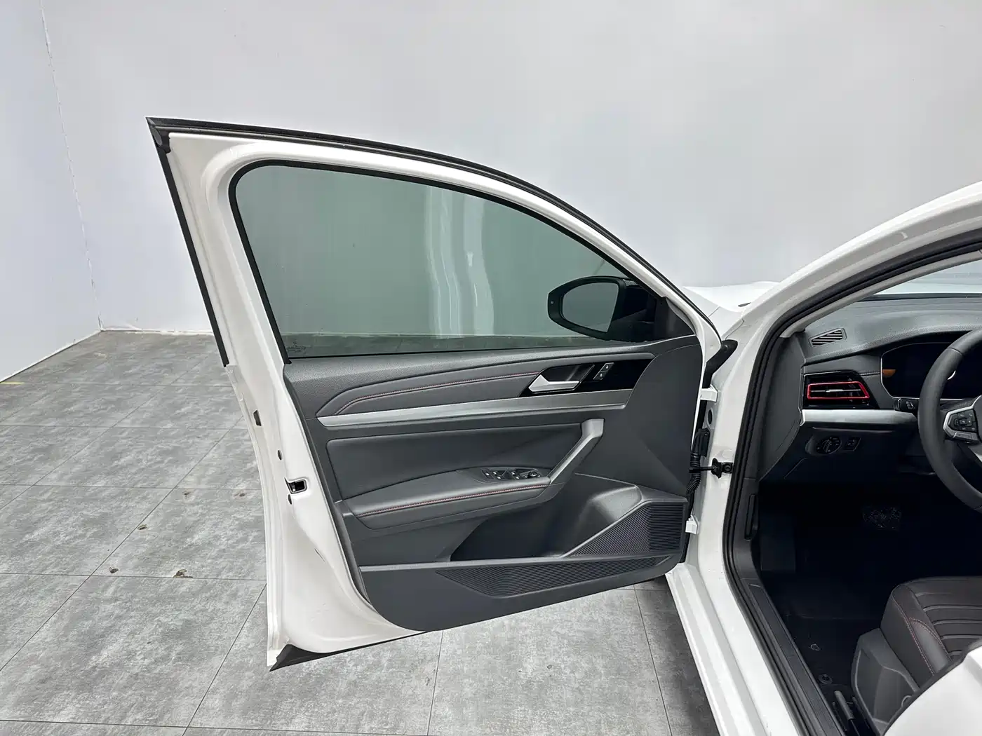 Volkswagen Lavida 2024 Model 300TSI DSG Starlight Full Comfort Edition фото 14