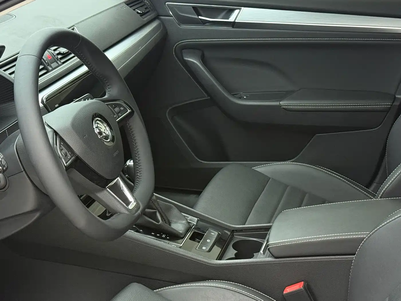 Škoda Superb 2023 TSI280 DSG Premium Edition фото 19
