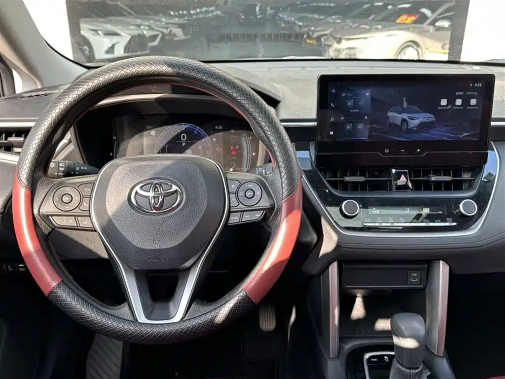 Toyota Frontlander 2023 2.0L CVT Leading Edition фото 7