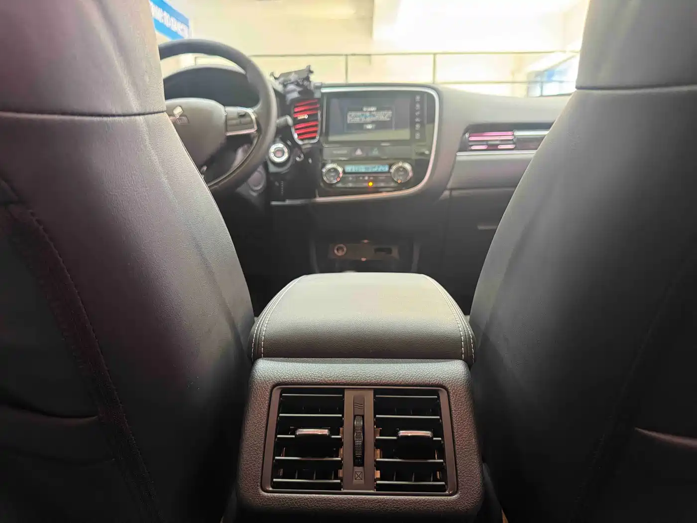 Mitsubishi Outlander 2021 2.0L FWD Comfort Edition 5-seater фото 19