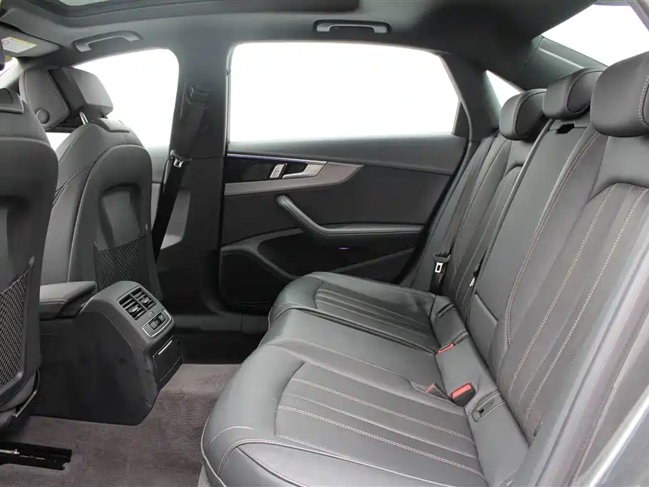 Audi A4L 2024 40 TFSI quattro RS Kit Speed Edition фото 7