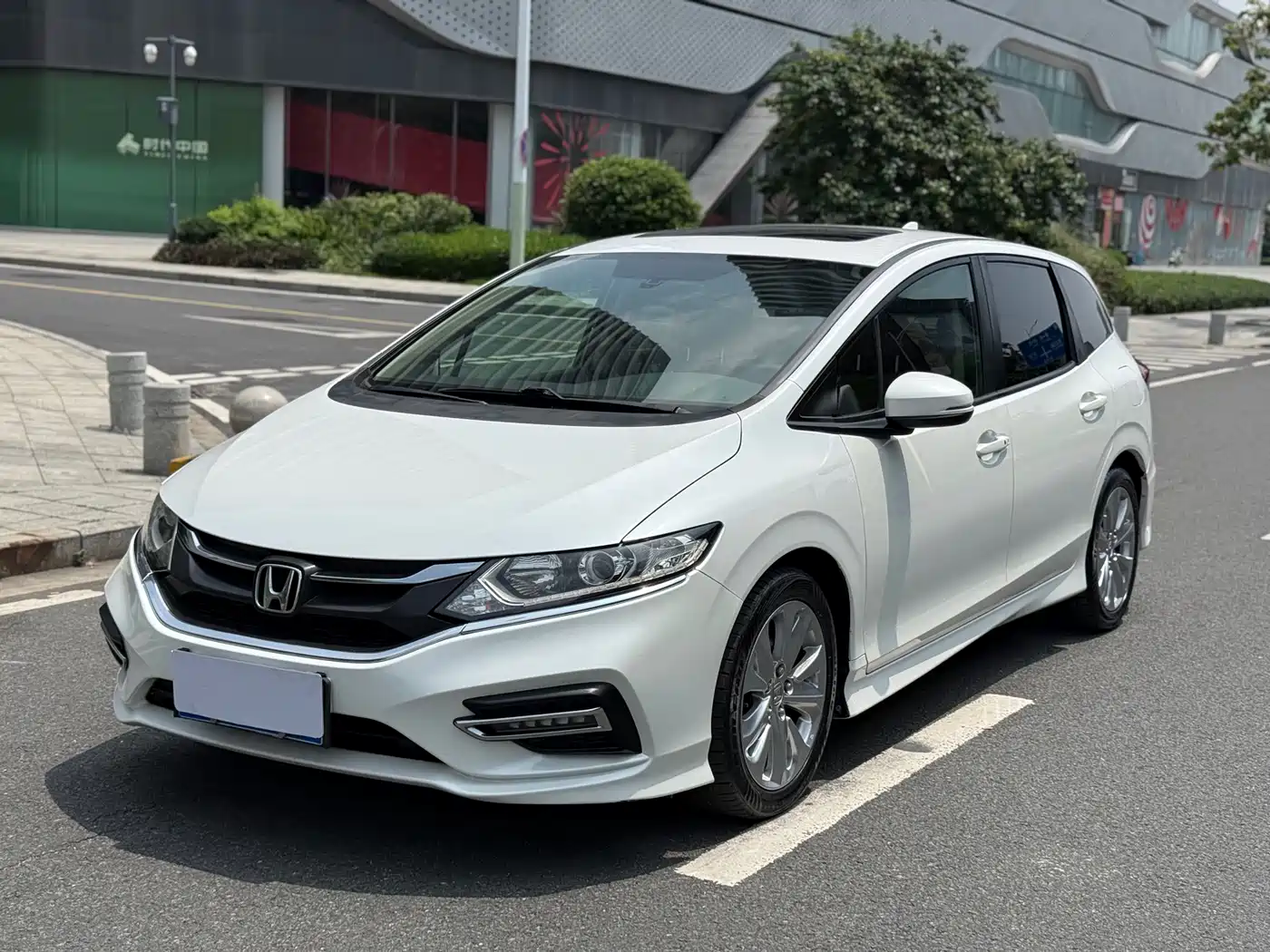 Honda Jade 2017 1.8L Automatic Comfort Edition 6-seater