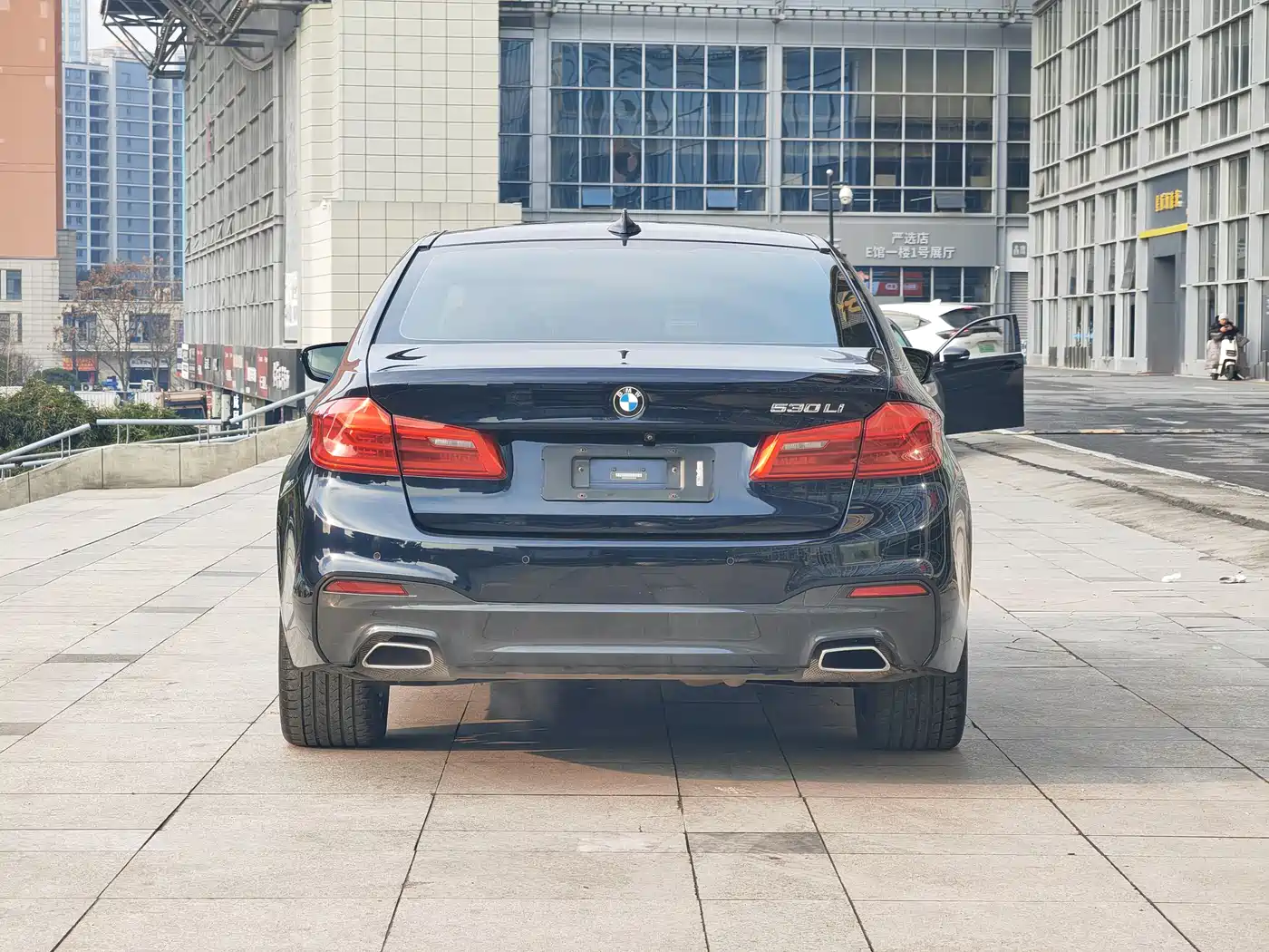 BMW 5 Series 2018 Facelift 530Li Exclusive M Sport Package фото 3