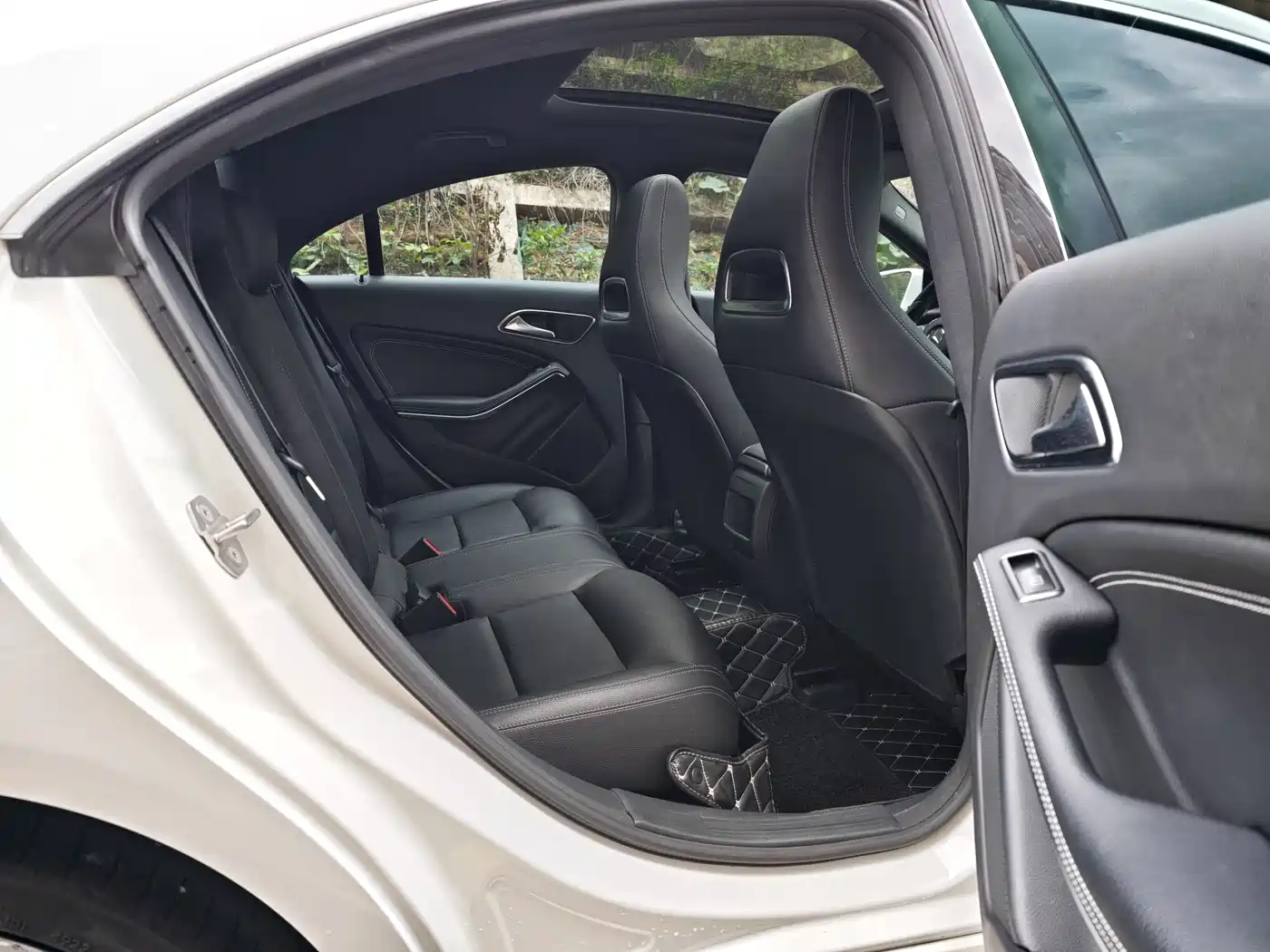 Mercedes-Benz CLA (Import) 2018 CLA 200 Dynamic Edition фото 13