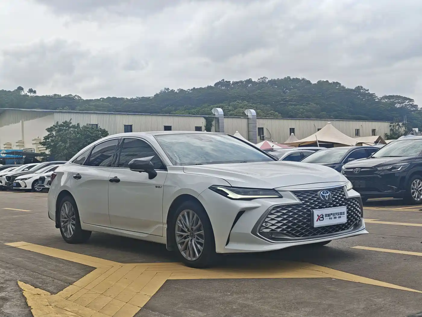 Toyota Avalon 2024 Model Hybrid 2.5L XLE Prestige Edition фото 2