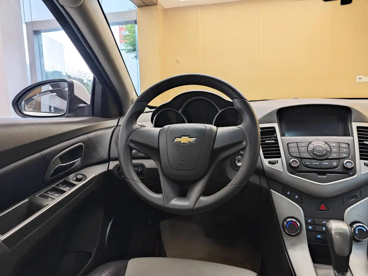 Chevrolet Cruze 2013 Model 1.8L SE AT фото 14