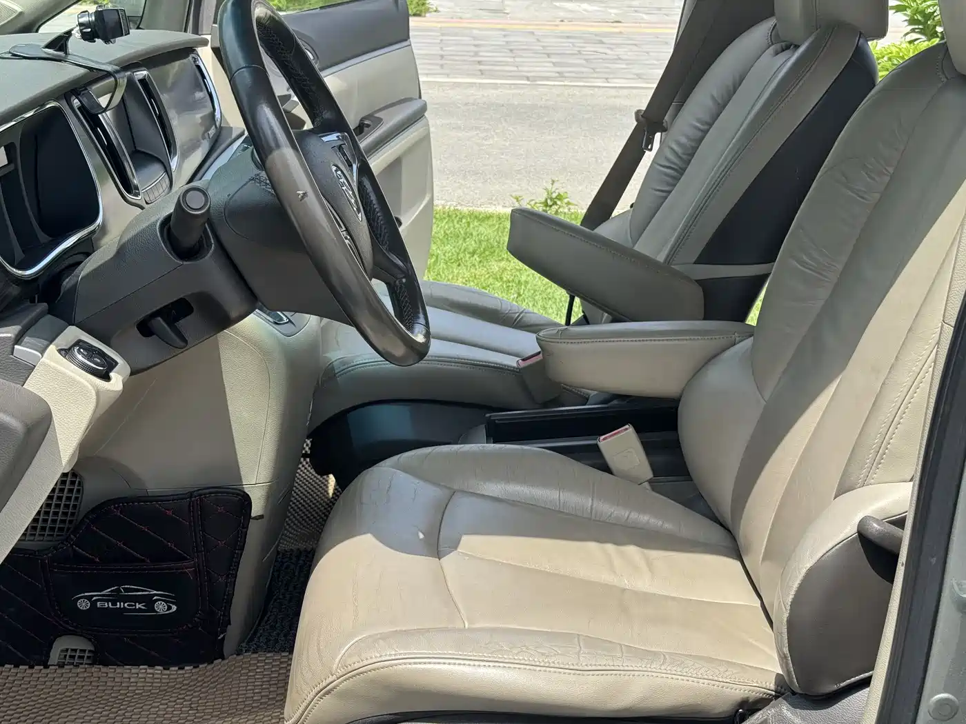 Buick GL8 2011 3.0L GT Luxury Business Elegance Edition фото 16
