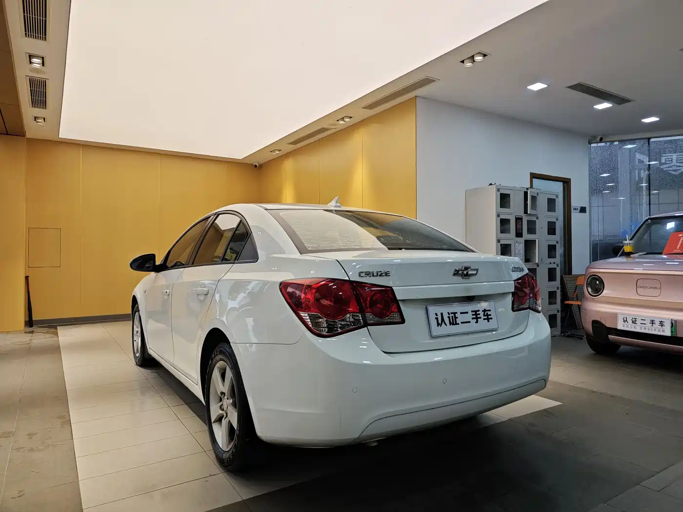 Chevrolet Cruze 2013 Model 1.8L SE AT фото 24
