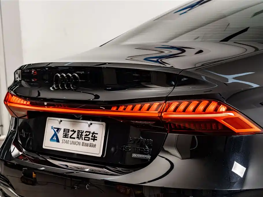 Audi A7L 2024 45 TFSI quattro Black Warrior Edition фото 9