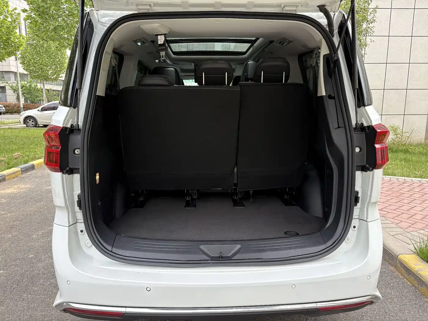 SAIC Maxus Maxus G20 2021 PLUS 2.0T Gasoline Automatic Intelligent Premium Edition фото 24