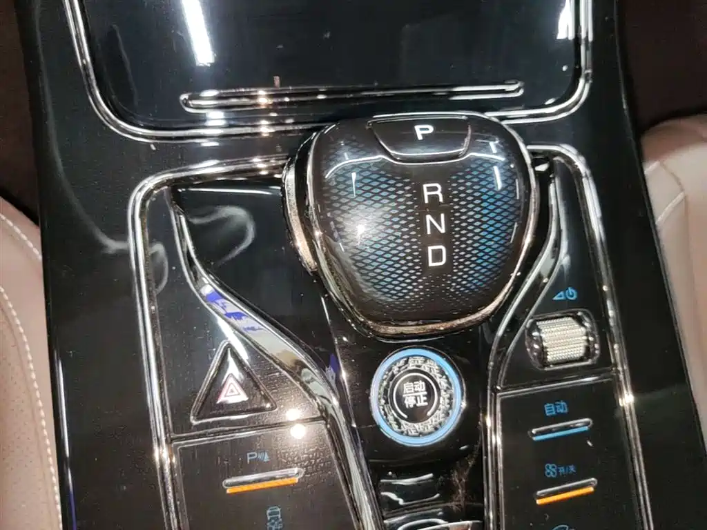 BYD Han 2025 DM-i 125KM Premium фото 14