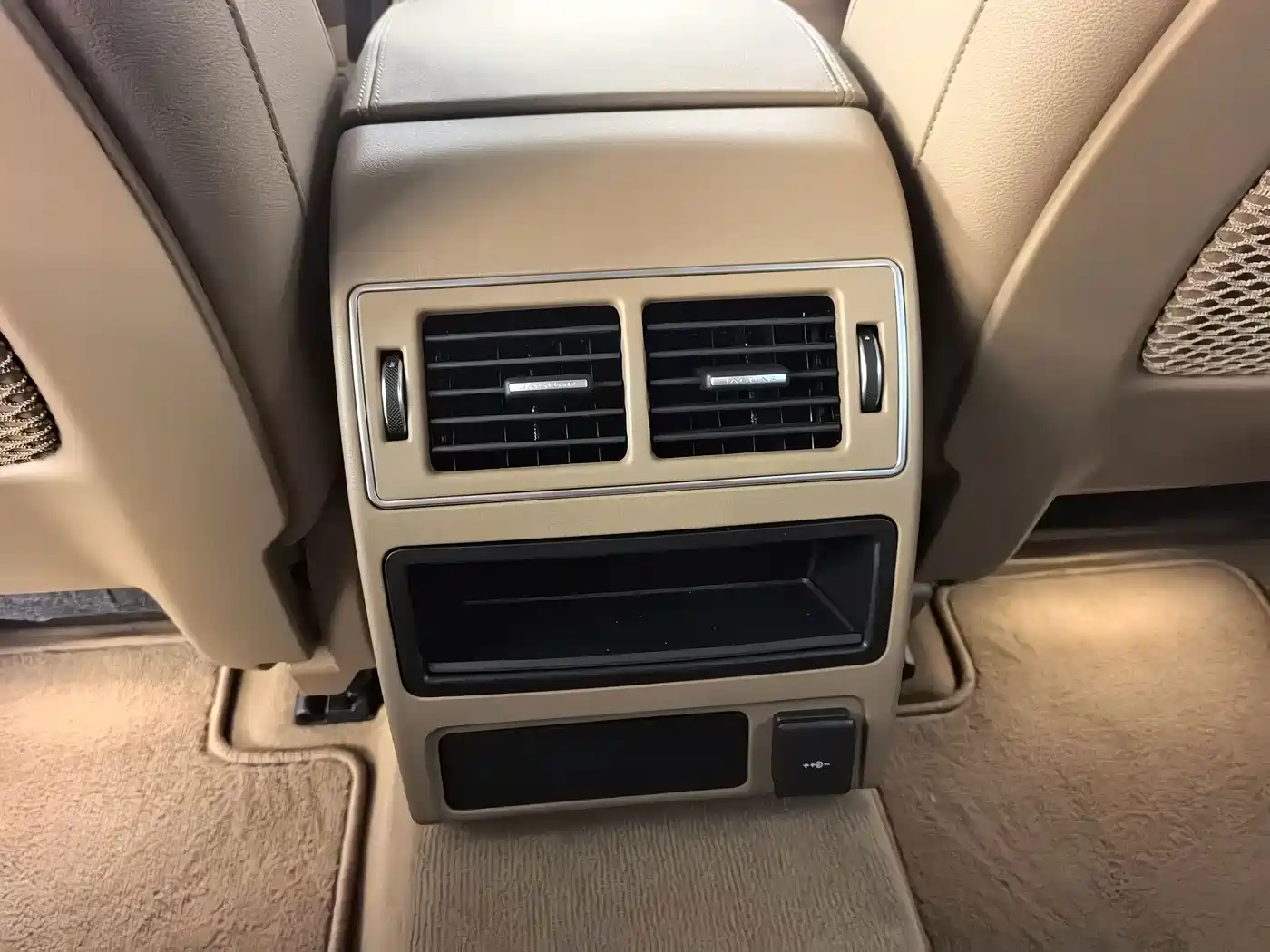 Jaguar XFL 2025 2025 2.0T P250 FWD Luxury Edition
