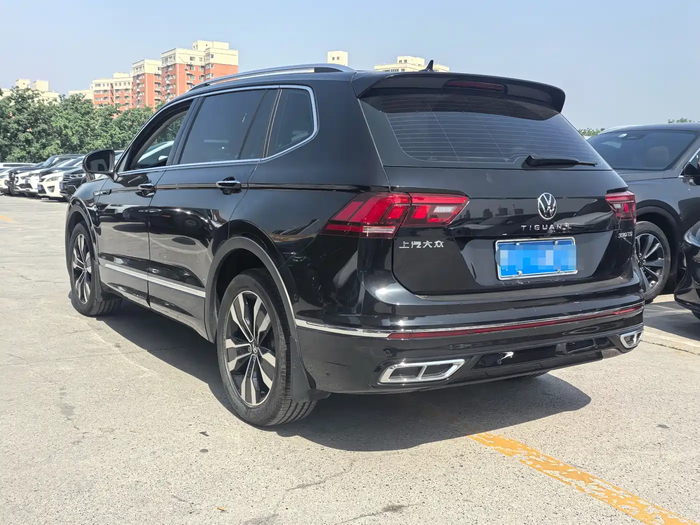 Volkswagen Tiguan L 2024 330TSI Automatic 2WD R-Line Premium Enjoyment Edition фото 4