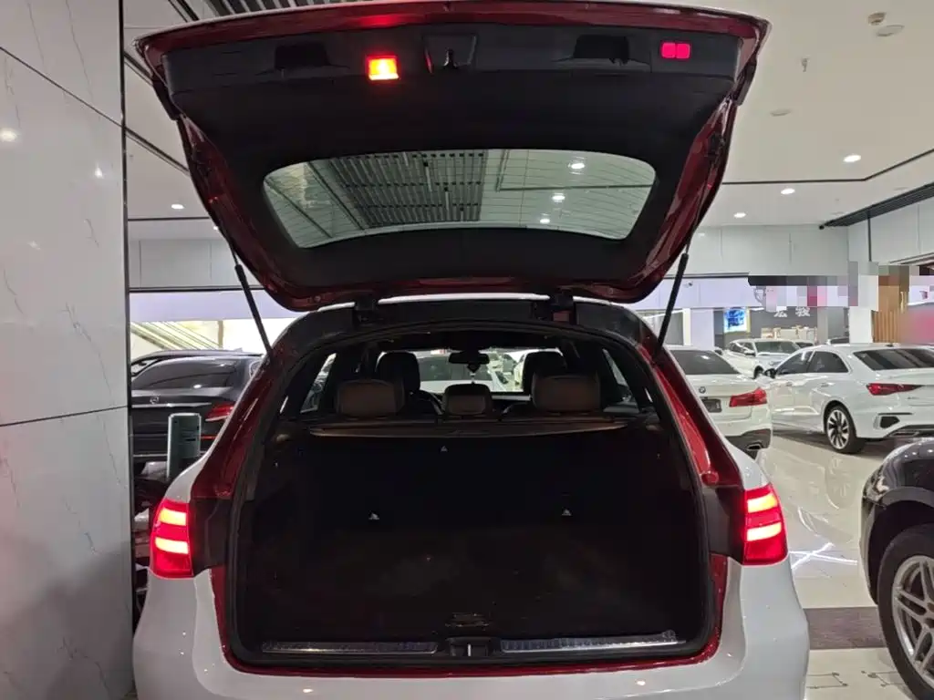 Фото 19 - Mercedes-Benz GLC