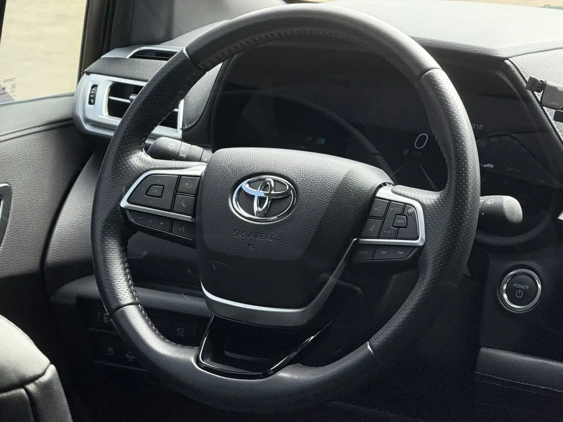 صورة 16 - Toyota Sienna