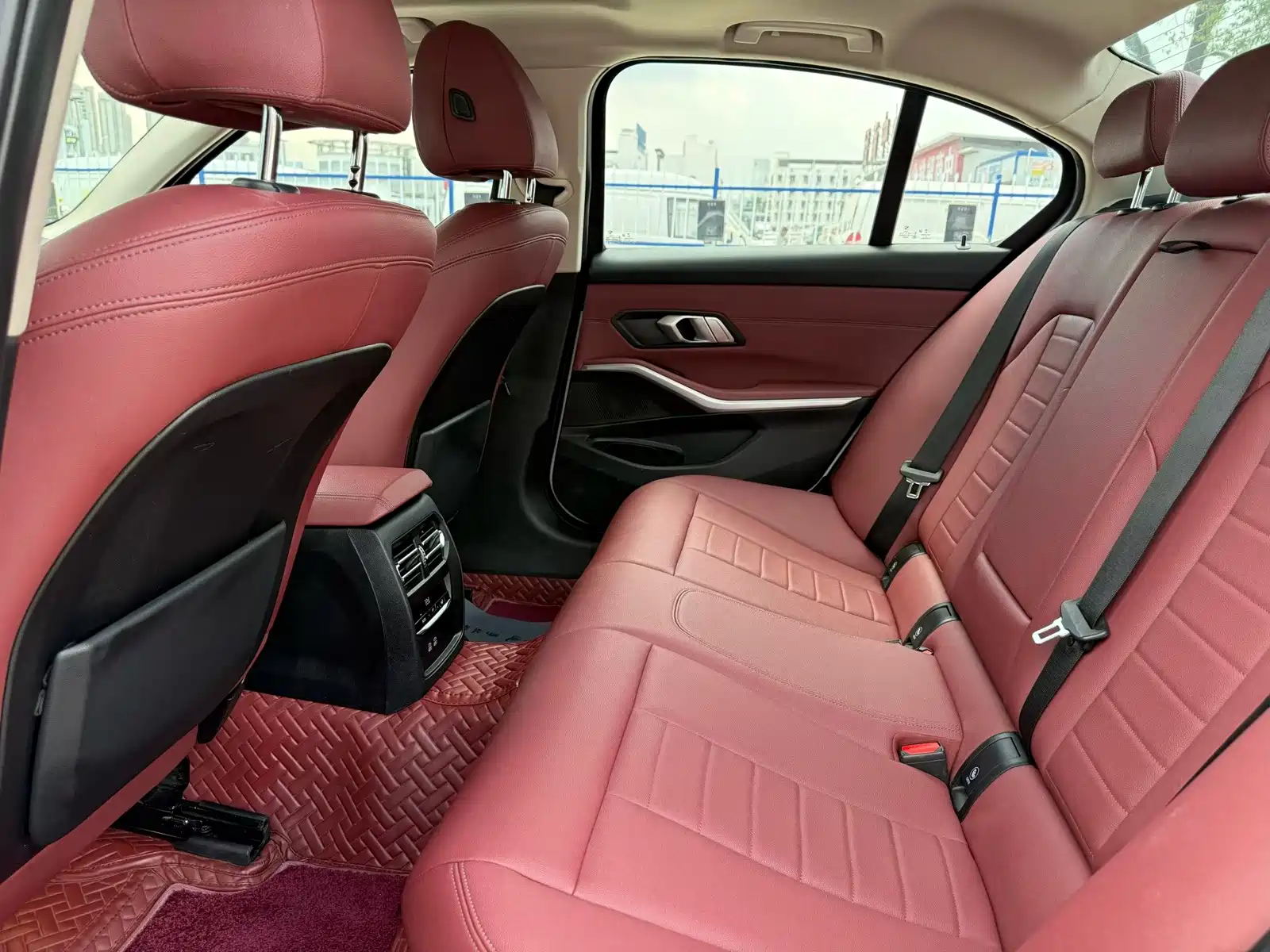 Photo 5 - BMW 3 Series