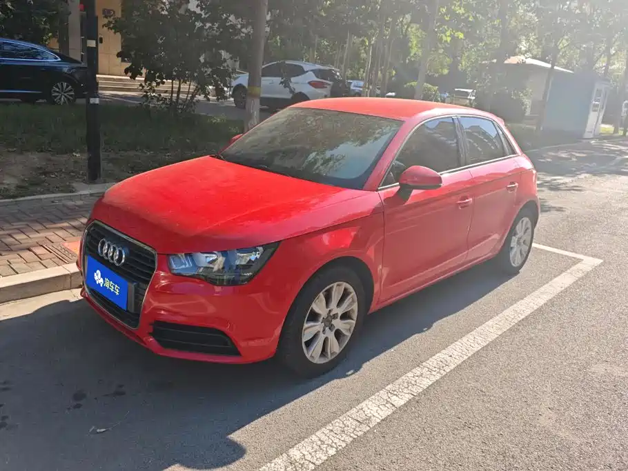 Audi A1 2015 2014 30 TFSI Sportback Fashion