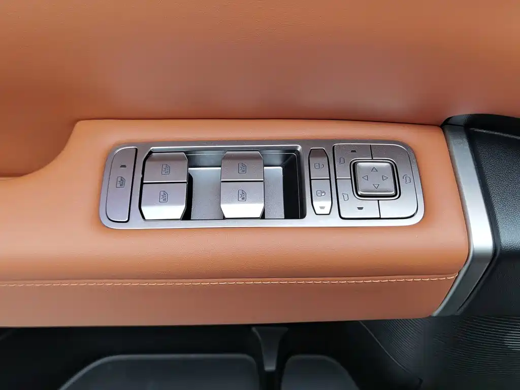 Fang Cheng Bao Titanium 7 2025 2025 AWD Base Model