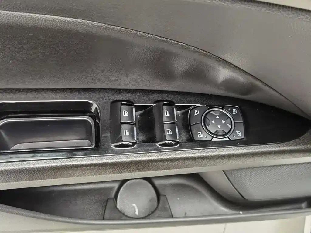 Photo 9 - Ford Mondeo