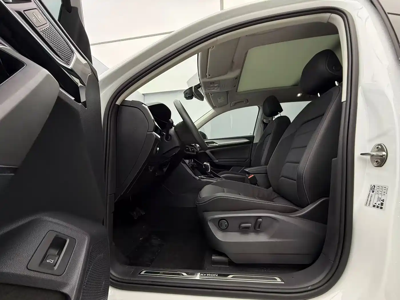 Volkswagen Tayron 2022 280TSI 2WD Luxury Smart Connect Edition фото 16