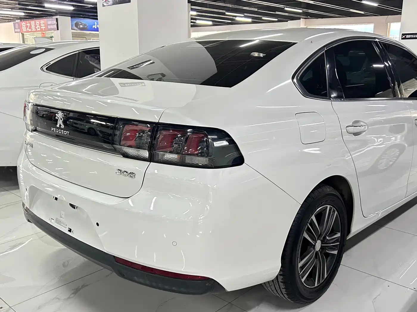 Peugeot 308 2016 1.6L Automatic Luxury фото 8