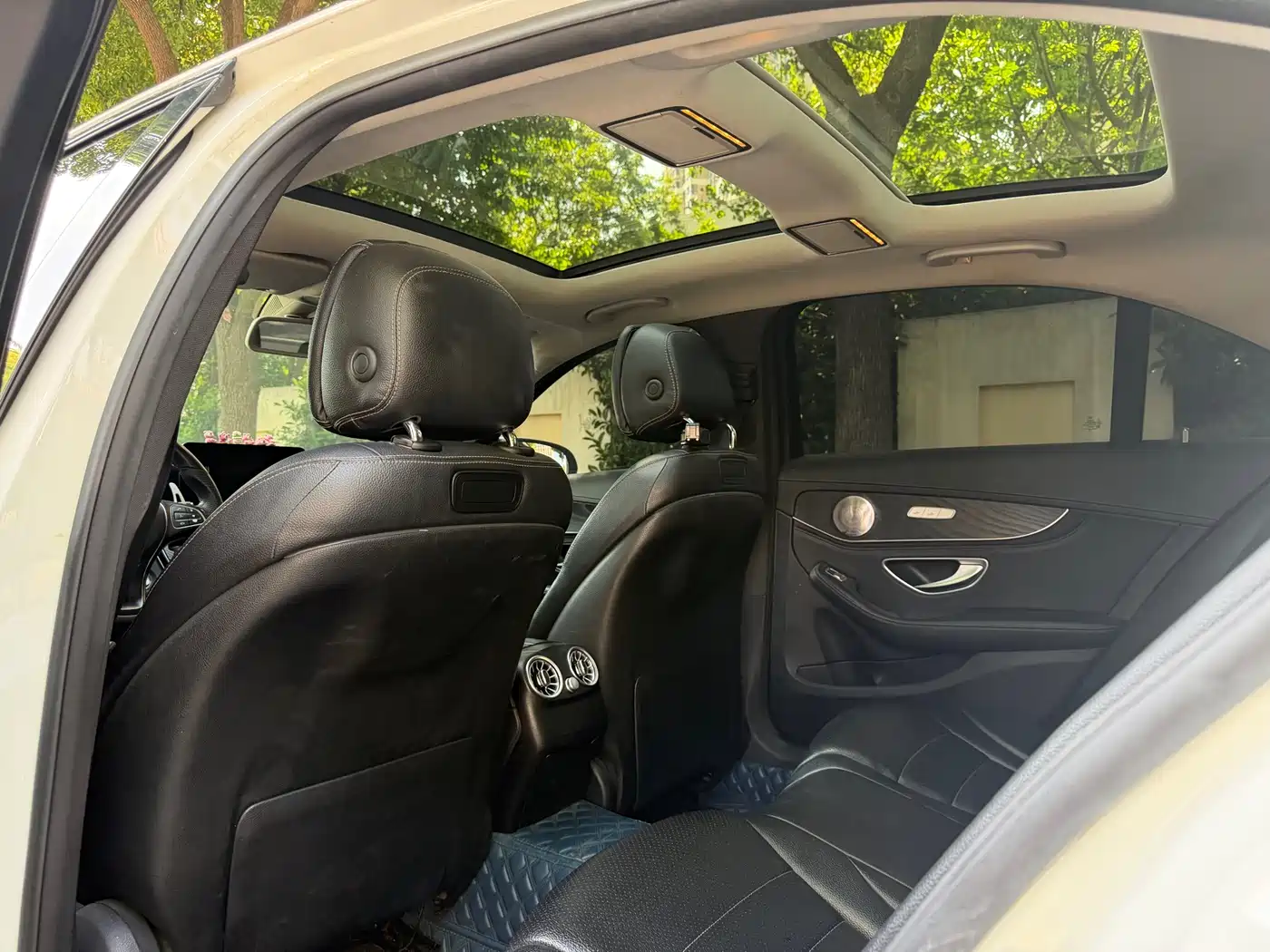 Mercedes-Benz C-Class 2015 Facelift C 200 L Sport фото 8