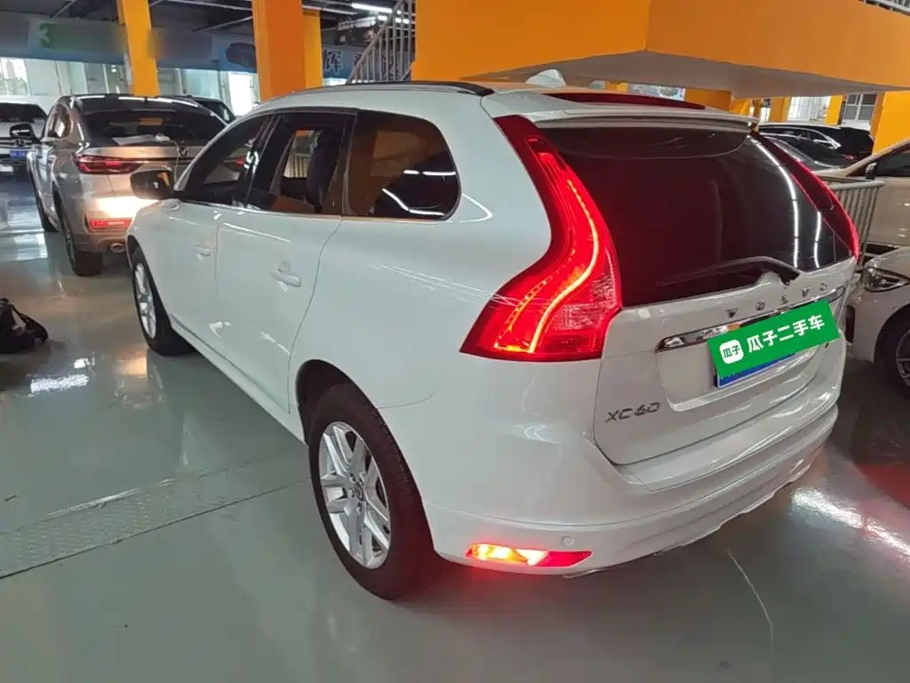 Фото 5 - Volvo XC60