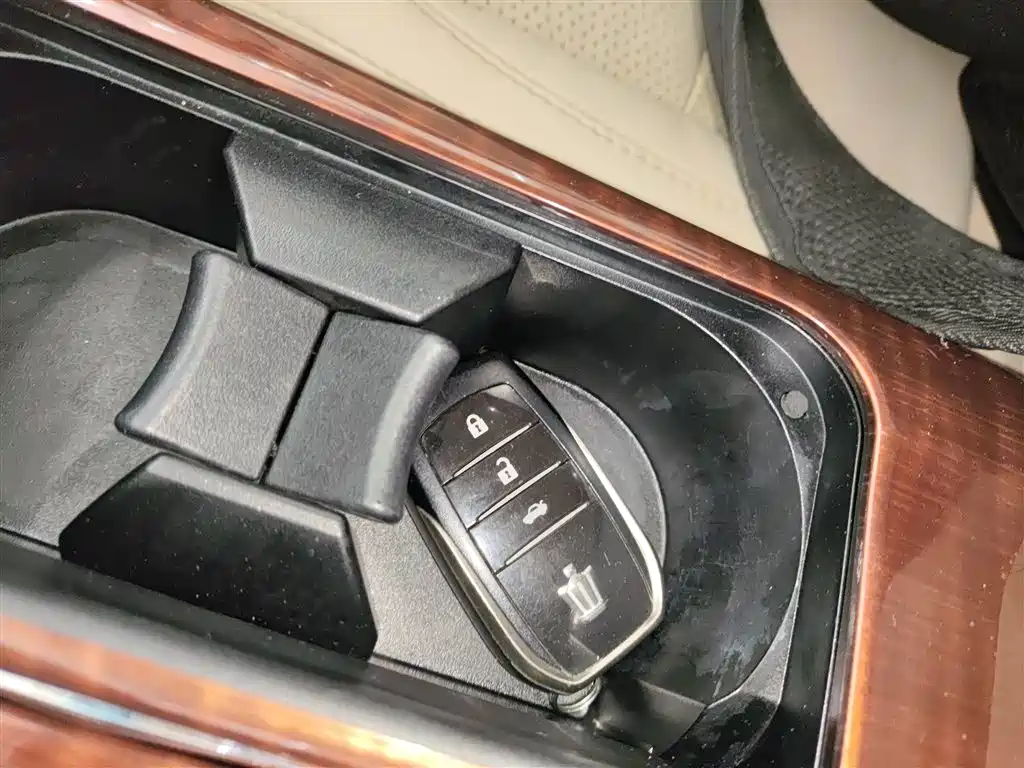 Toyota Crown 2015 2.0T Pioneer фото 17