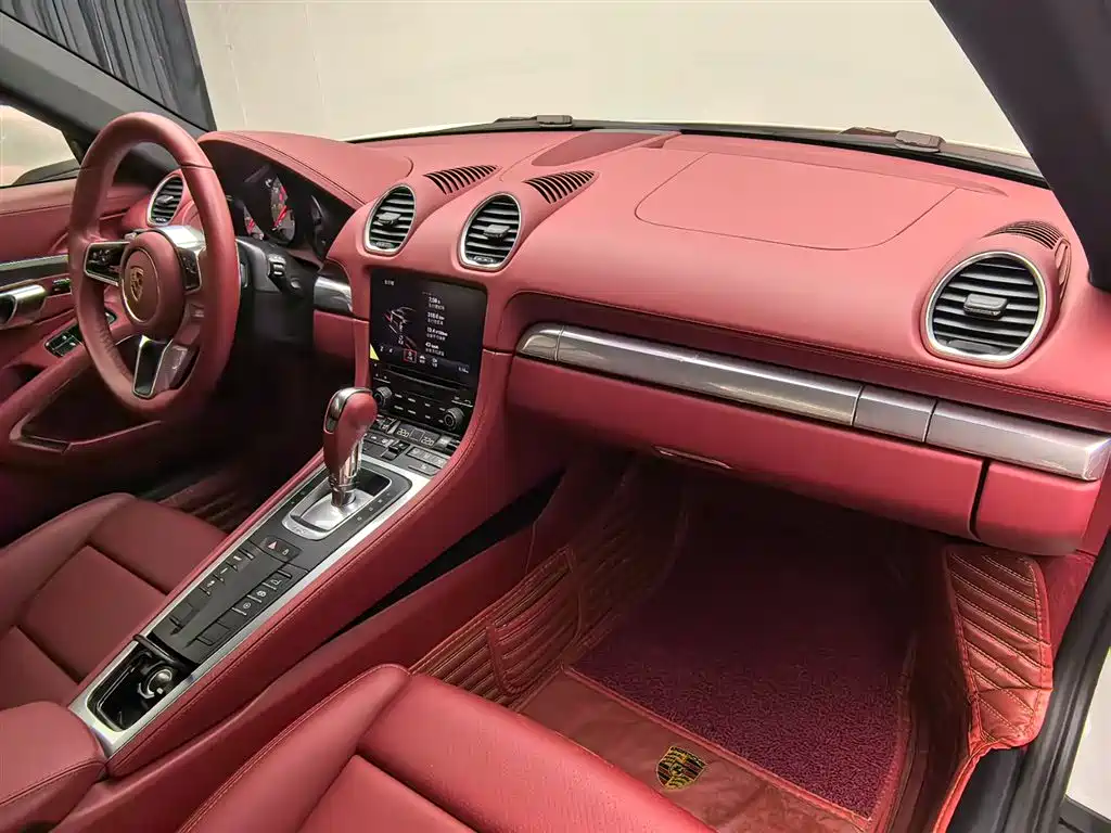 PORSCHE 718