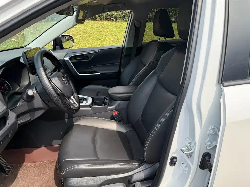 TOYOTA RAV4 RONGFANG