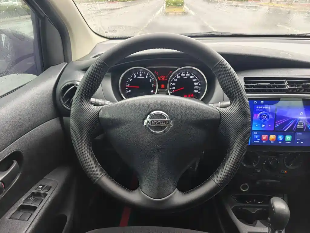 Фото 3 - Nissan Livina