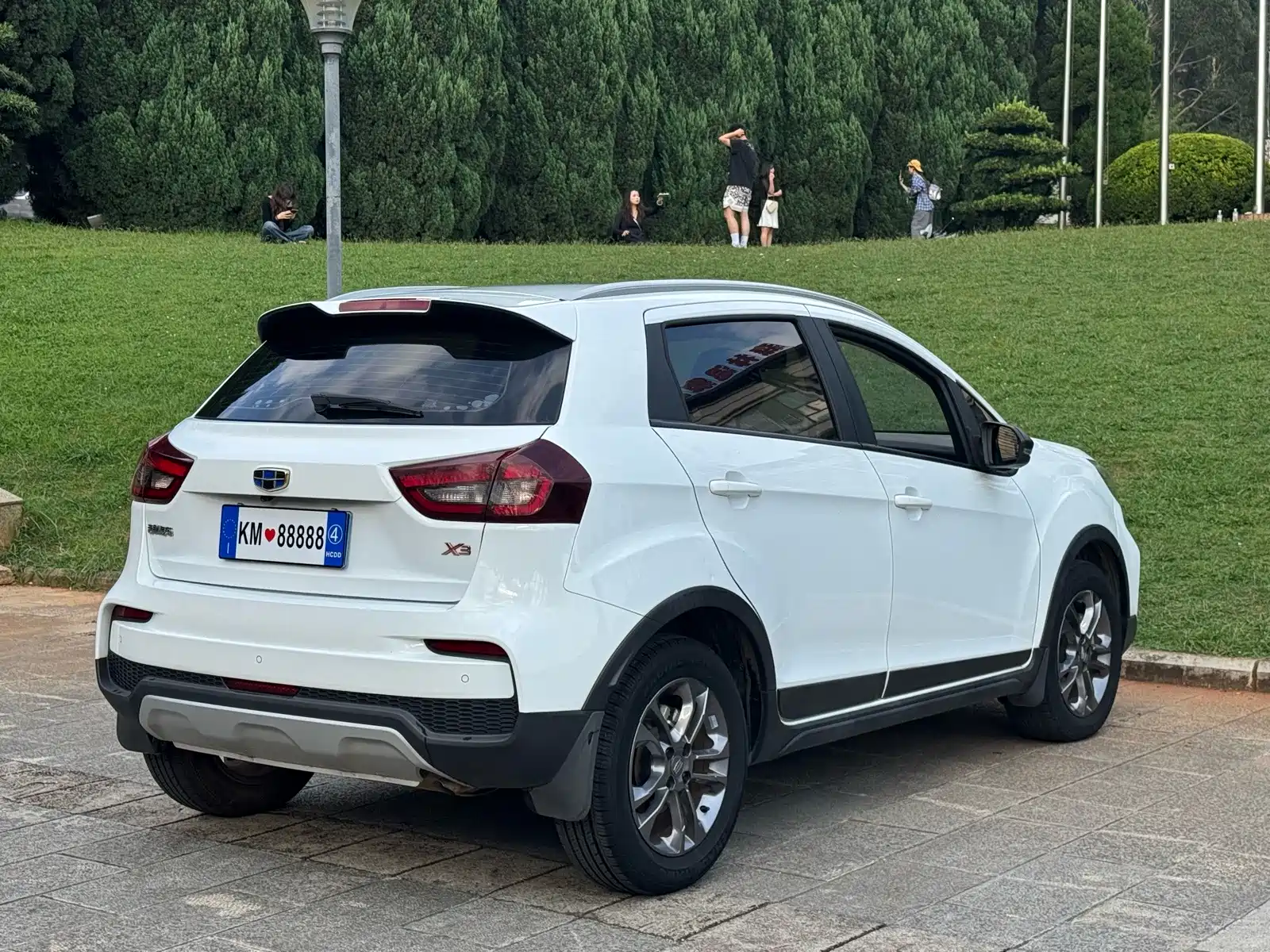 Фото 6 - Geely Vision X3