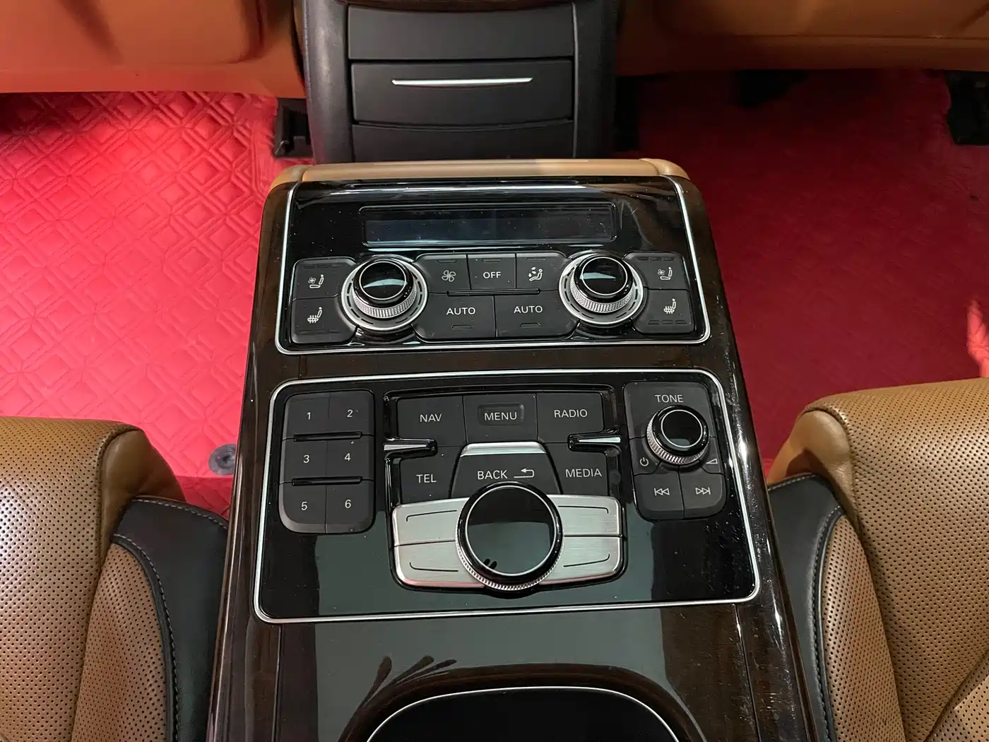 Audi A8 2017 A8L 45 TFSI quattro Leading Elite Collector's Edition фото 18
