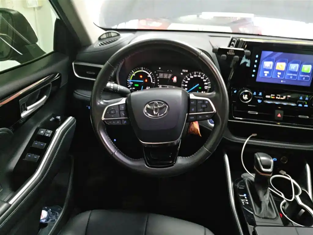 TOYOTA HIGHLANDER