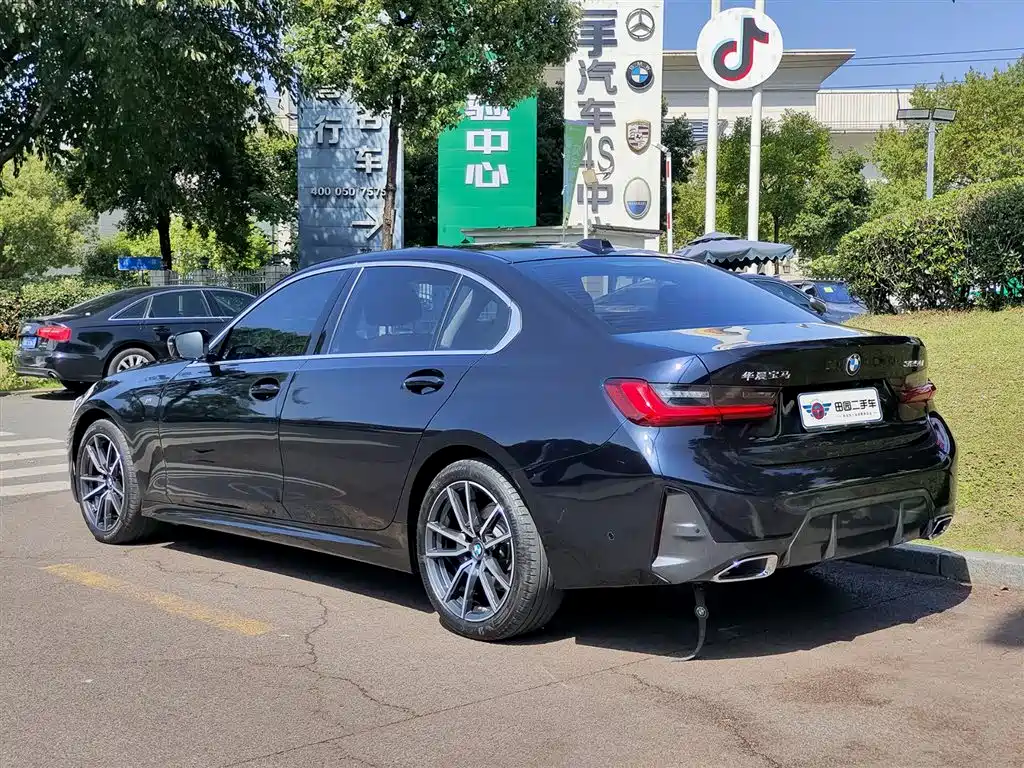 BMW 3-SERIES