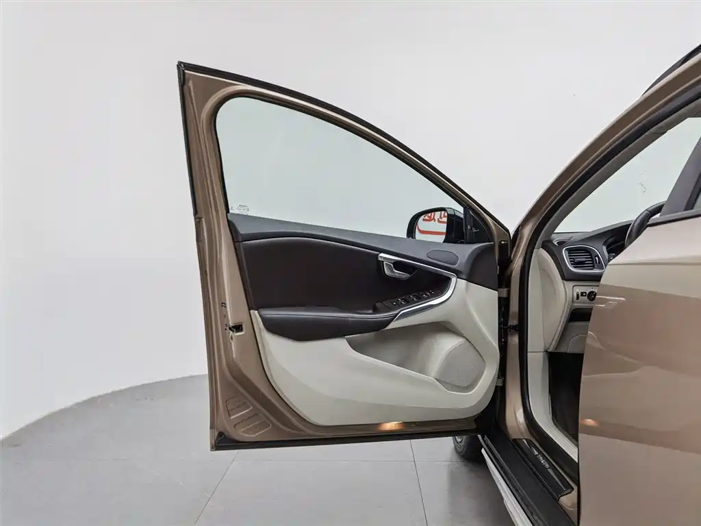 Volvo V40 2014 Cross Country T5 AWD Premium фото 8