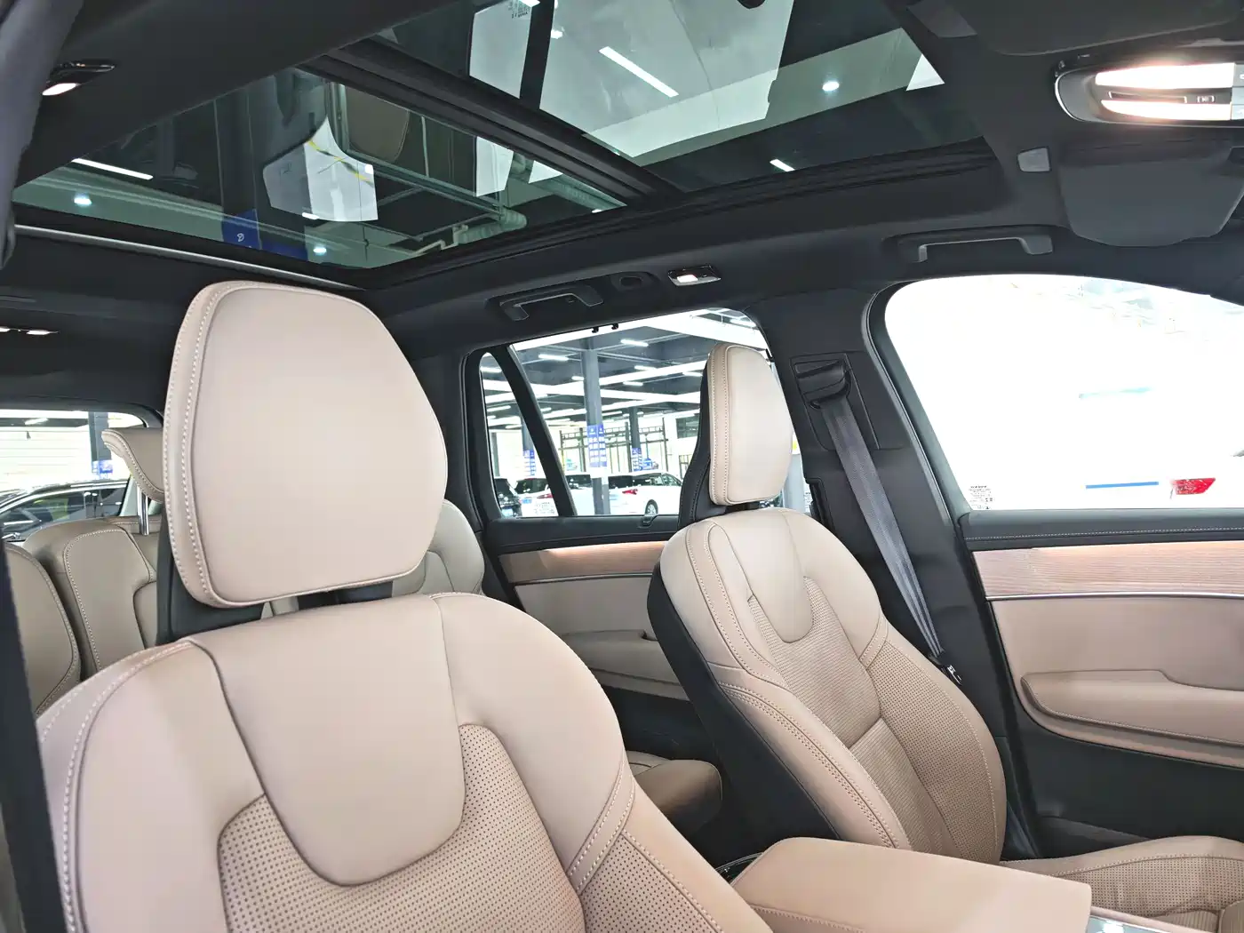 VOLVO XC90 PLUG IN HYBRID