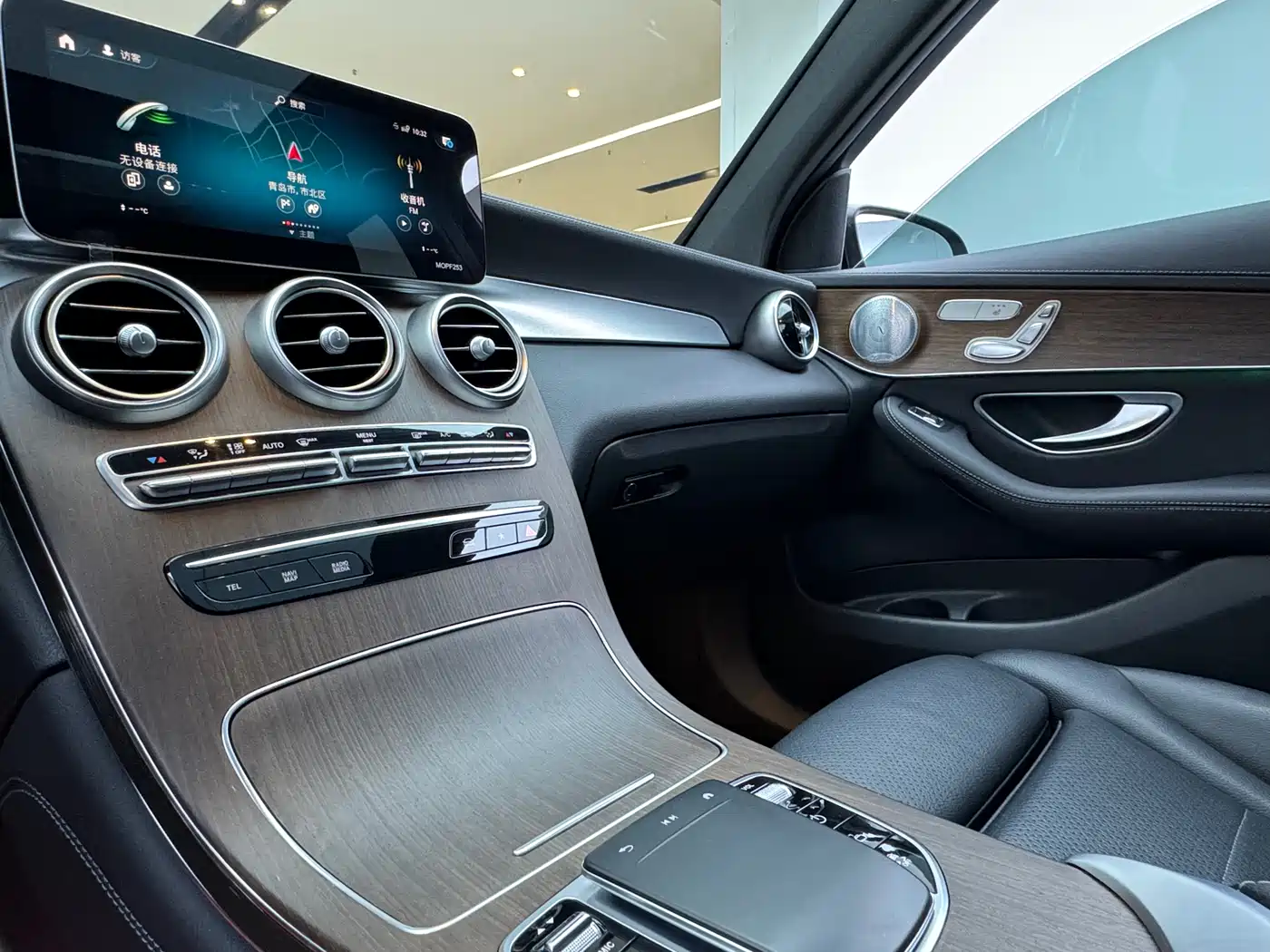Mercedes-Benz GLC 2021 GLC 300 L 4MATIC Sporty фото 7