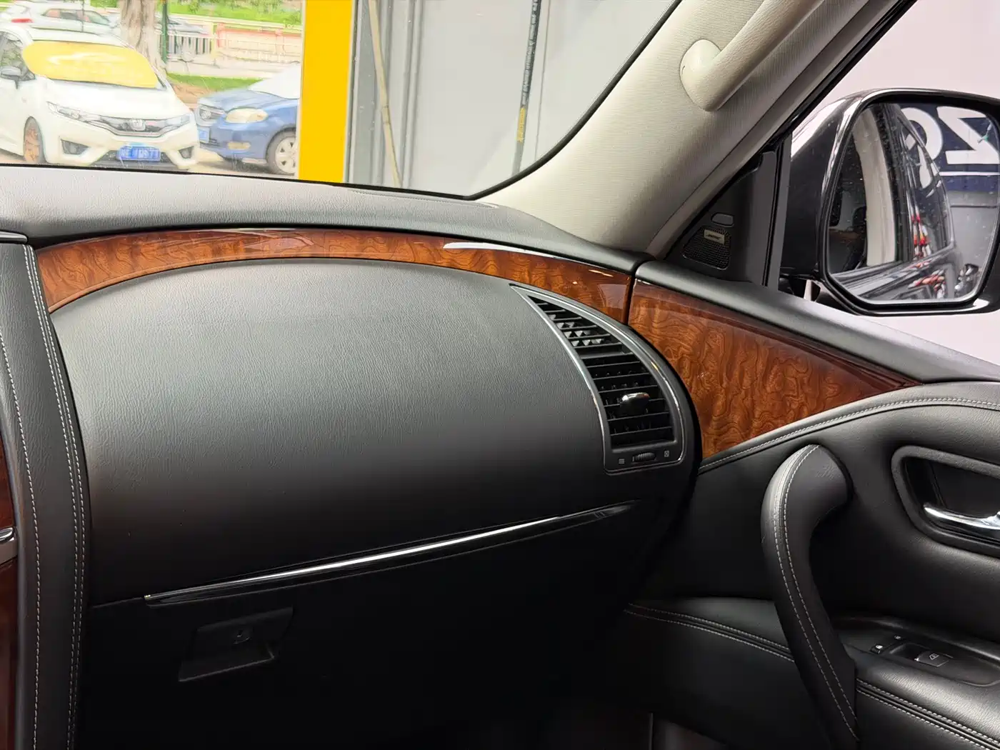 Infiniti QX80 2017 2016 5.6L 4WD