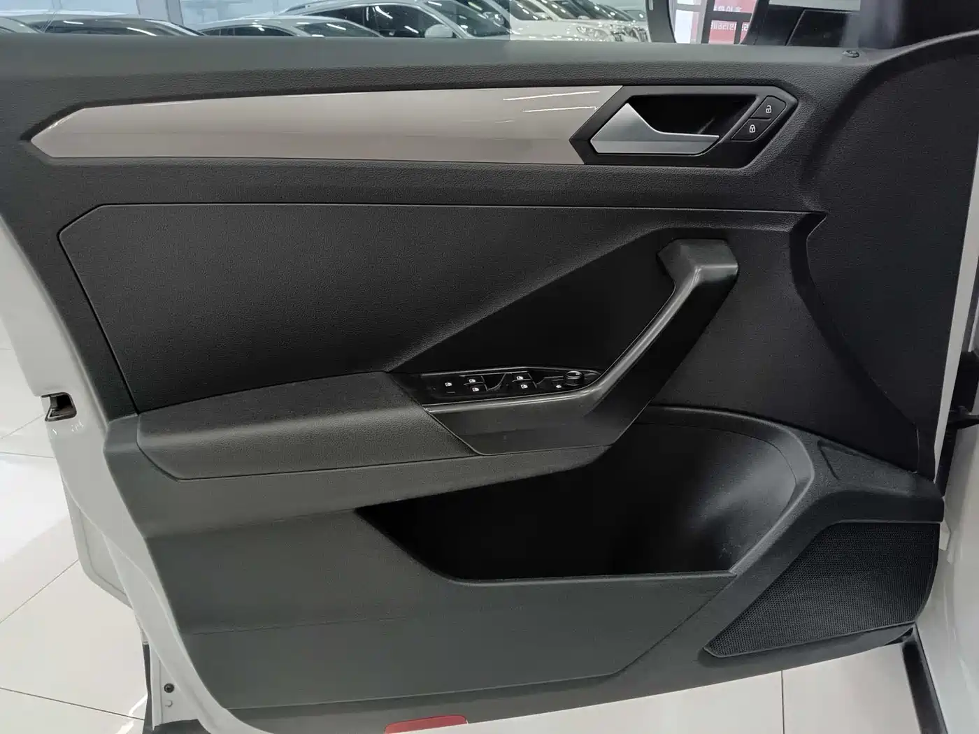 Volkswagen T-ROC 2022 280TSI DSG 2WD Elite PLUS фото 9