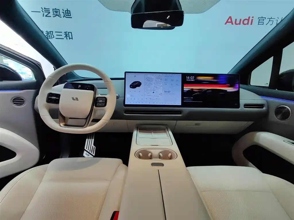 Li Auto i6 2026 2025 2WD Base Model