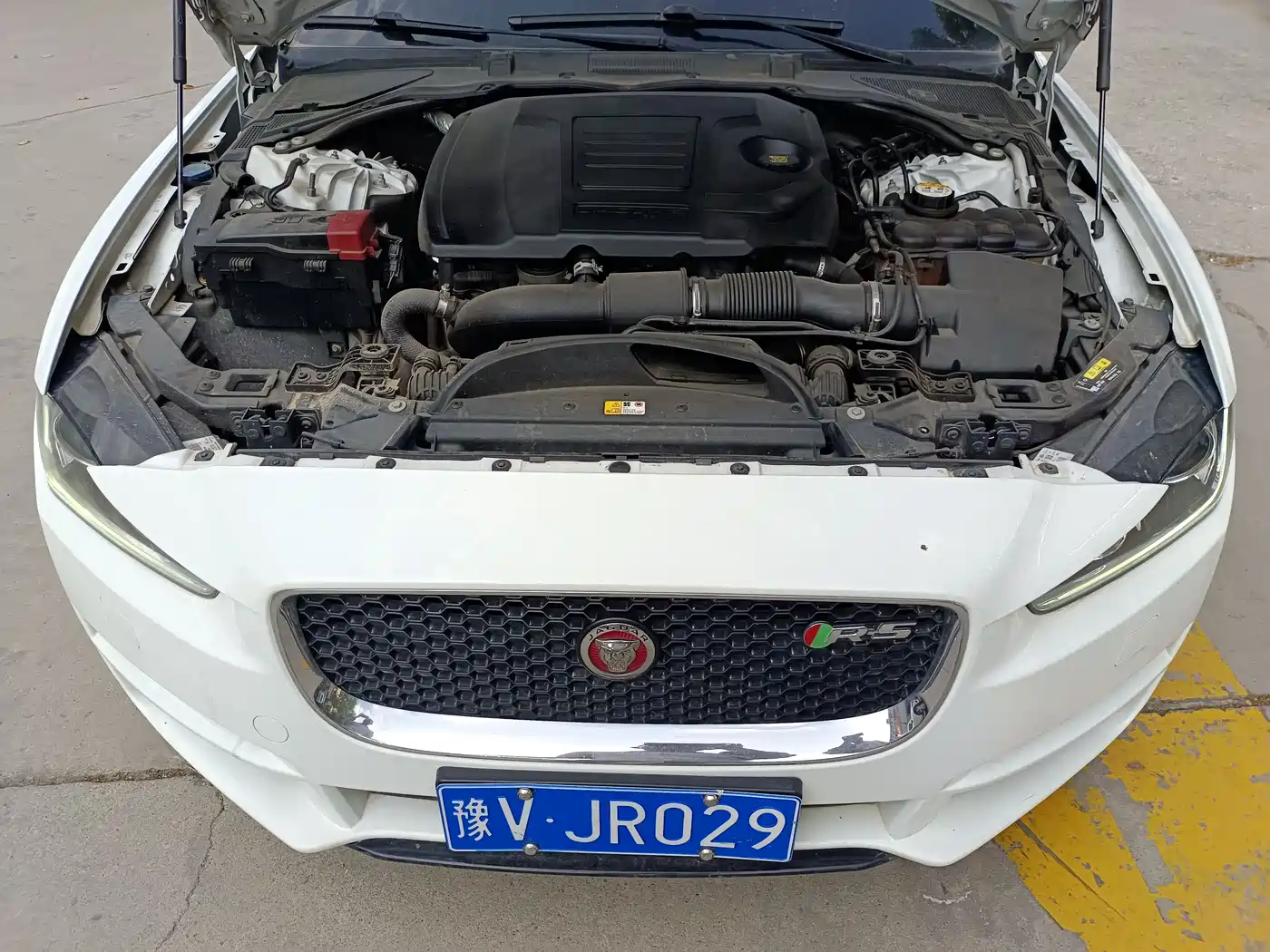 Photo 20 - Jaguar XEL