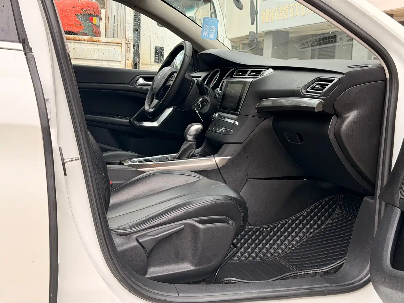 Peugeot 408 2014 1.8L Automatic Luxury Edition фото 8