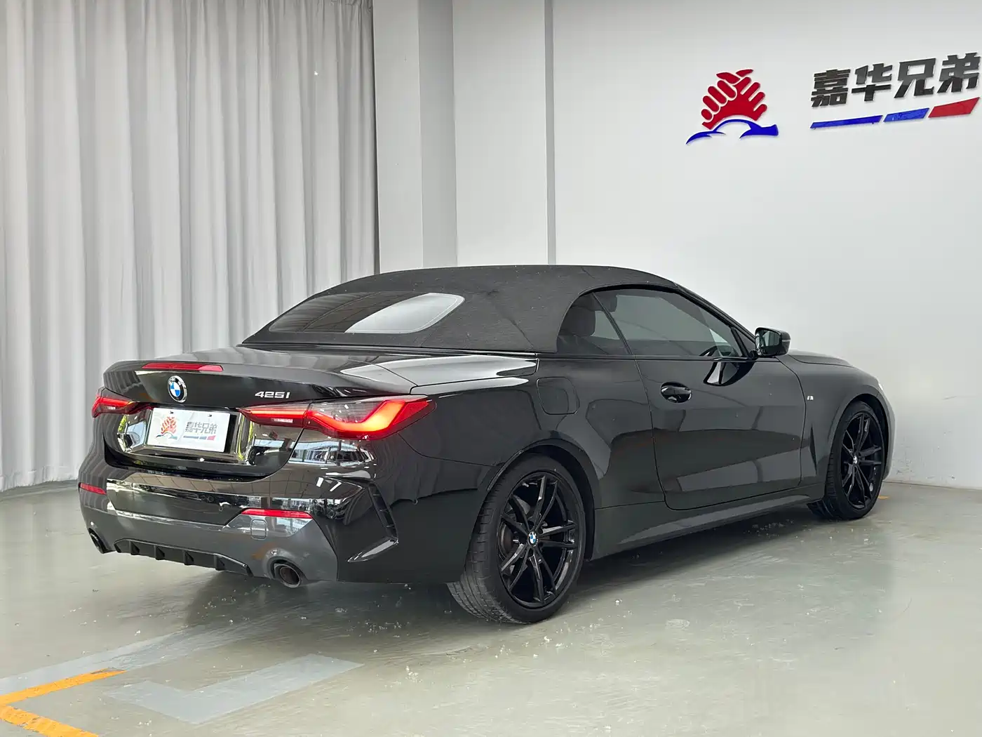 BMW 4 Series 2022 425i Convertible M Sport Shadow Night Package фото 12