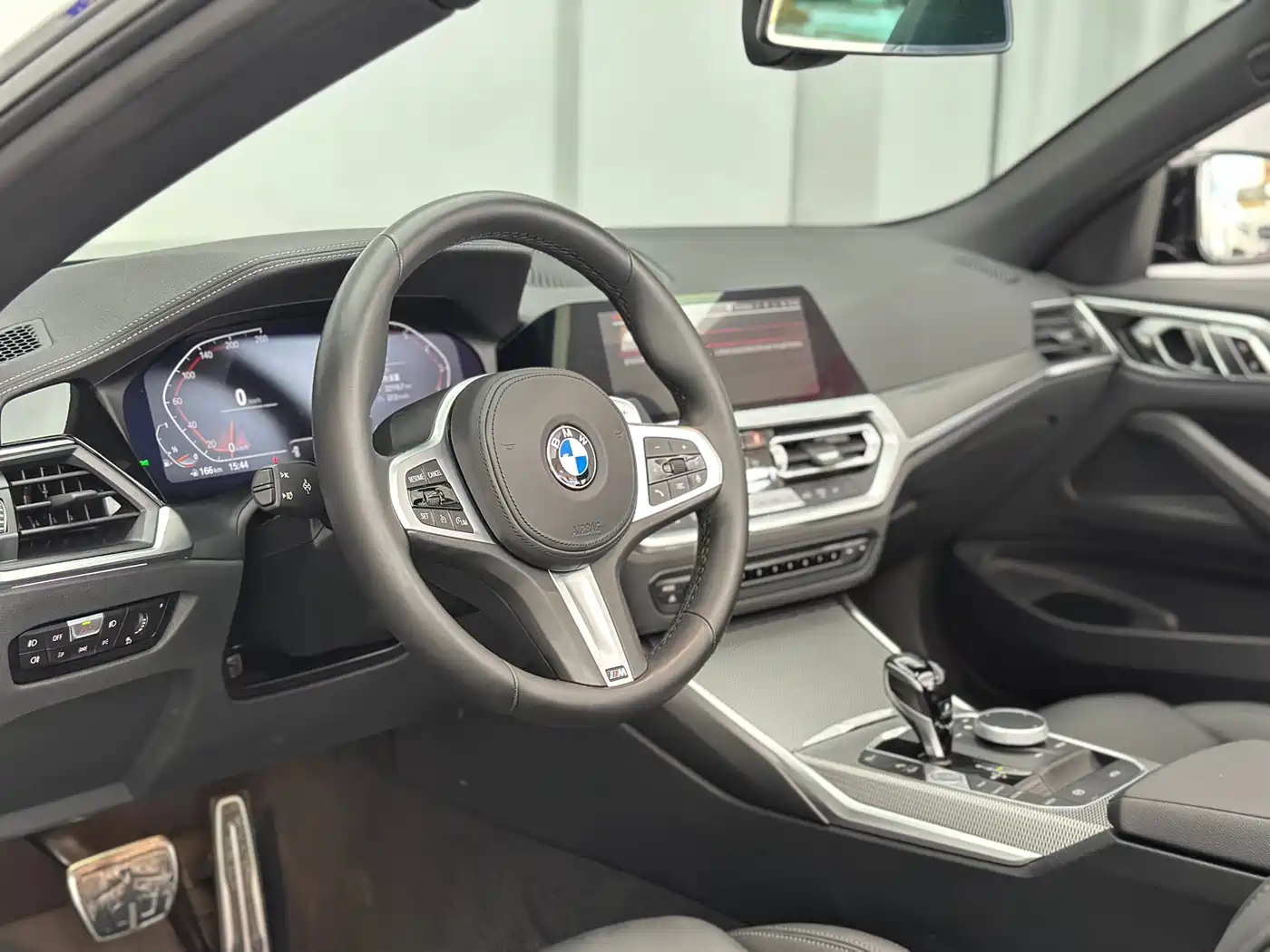 BMW 4 Series 2022 425i Convertible M Sport Shadow Night Package фото 23