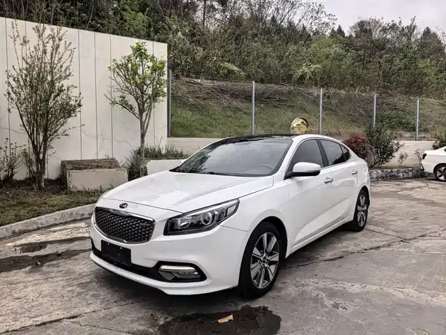 KIA K4