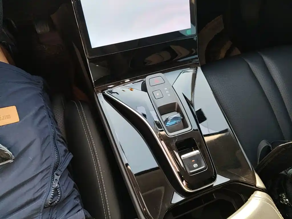Dongfeng Aeolus Haohan 2024 2023 DH-i 1.5T Luxury Edition