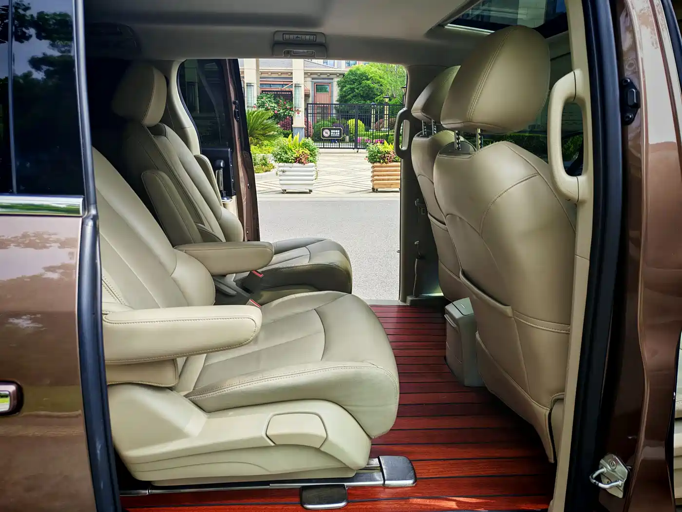 Buick GL8 2018 28T Premium Model China VI фото 10