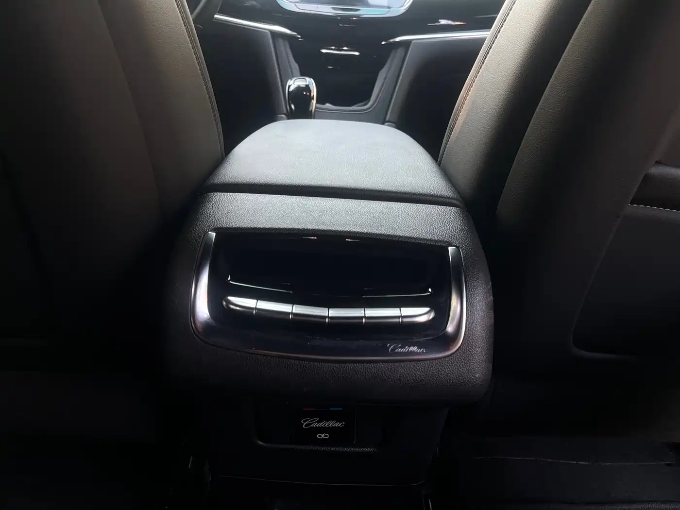 Cadillac XT6 2020 28T 7-Seater Luxury Sport Premium Safety Edition фото 16