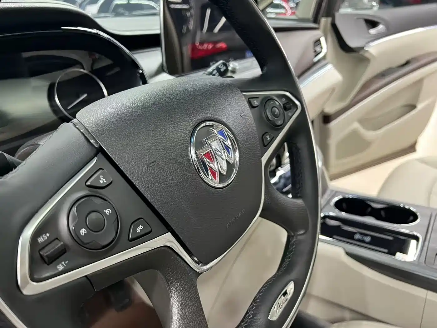 Buick GL8 2021 Land Business Class 652T Luxury фото 5